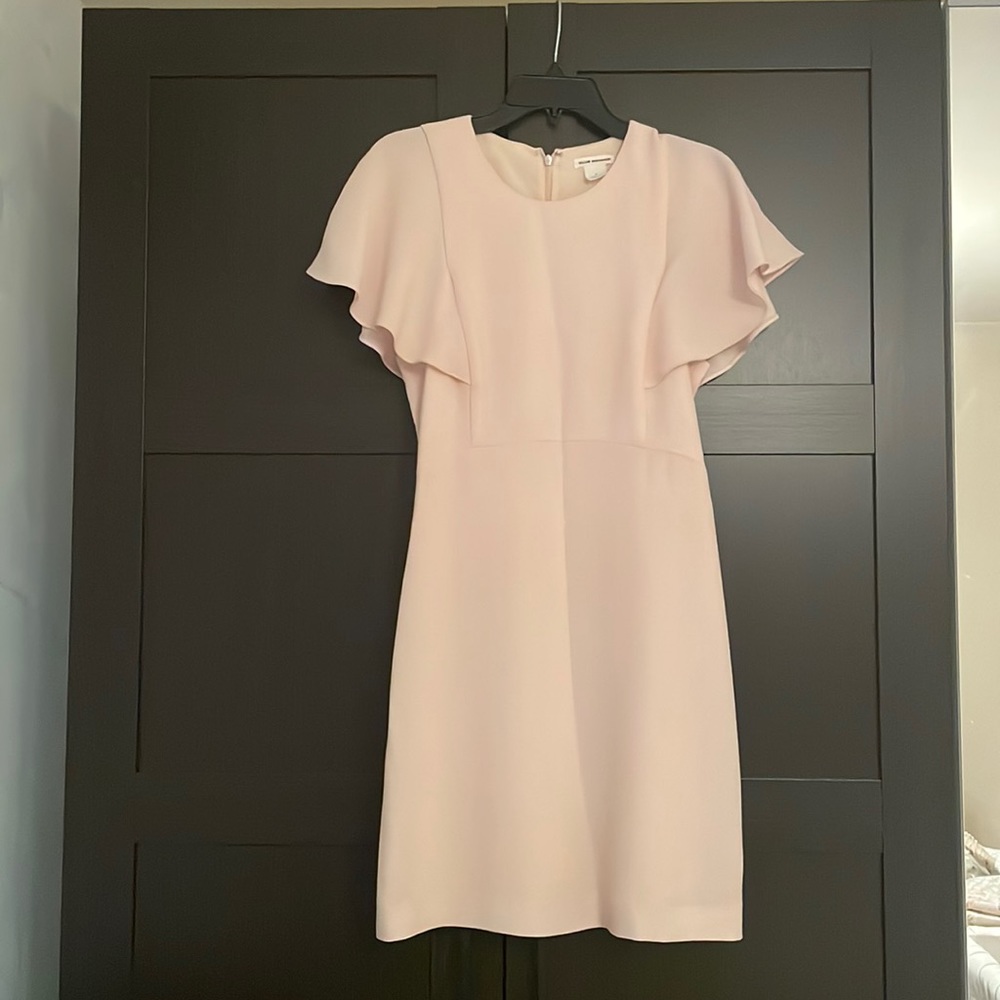 NWT Club Monaco light pink dress with flutter sleeves. Size 4